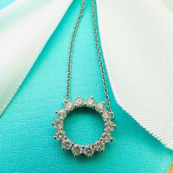 ❌❌SOLD❌❌♥️Platinum Diamond Open Circle Pendant 
Necklace Size Small ♥️ - Picture 1 of 11